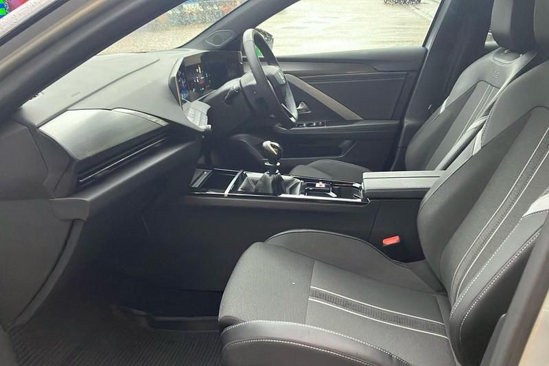 Used Vauxhall Astra S 130 HP (95 kW) 2024 Grey Hatchback