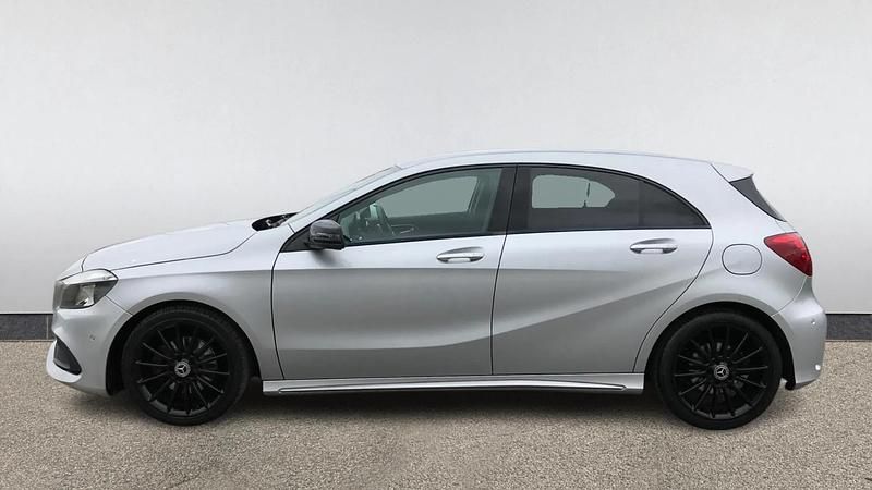 Used Mercedes A180 Executive 109 HP (80 kW) 2018 Silver Hatchback