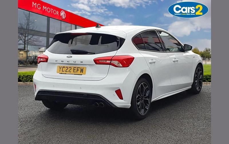 Used Ford Focus ST-Line X 147 HP (108 kW) 2022 White Hatchback