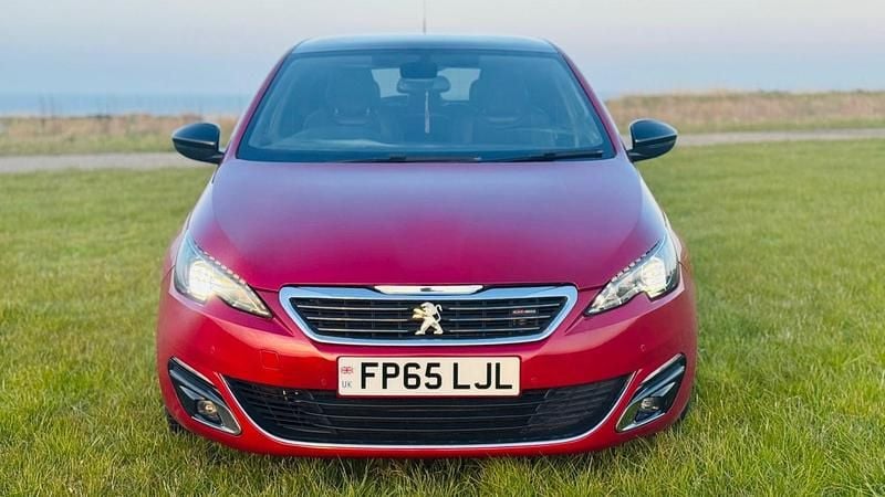 Used Peugeot 308 GT-line 130 HP (95 kW) 2015 Red Hatchback