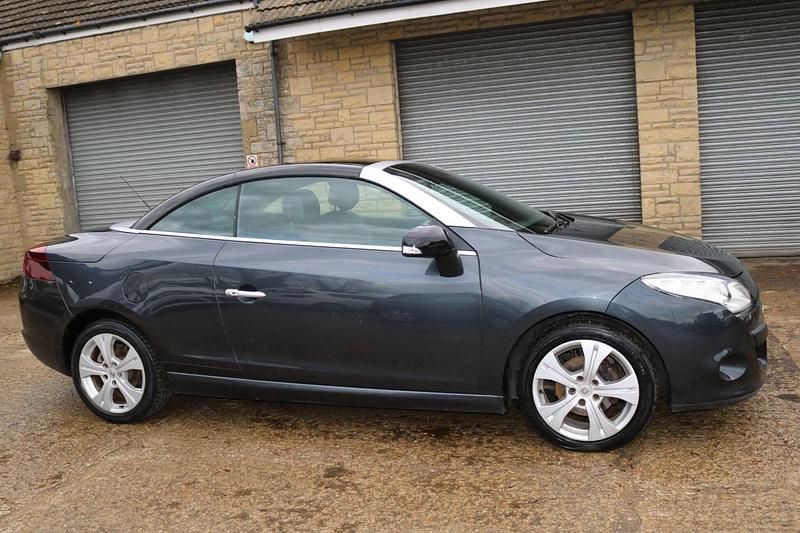 Used Renault Mégane Cabriolet Dynamique 2012 Grey Cabriolet