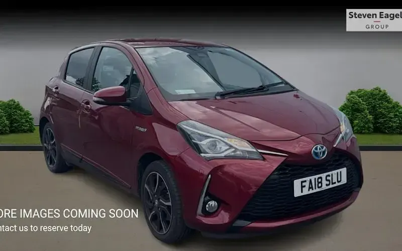 Usata Toyota Yaris Hybrid Design 101 CV (74 kW) 2018 Utilitaria