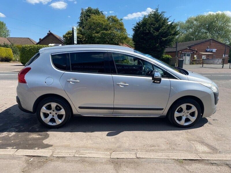 Silver Used 2013 Peugeot 3008 Style SUV | £3,799 (Fair price) - Image 1/4