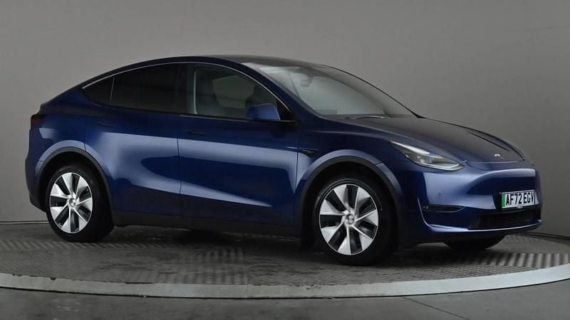 Blue Used 2022 Tesla Model Y Long Range AWD SUV | £23,398 (Fair price) - Image 1/3