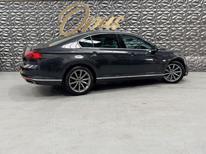 Used VW Passat Advance 218 HP (160 kW) 2021 Grey Sedan
