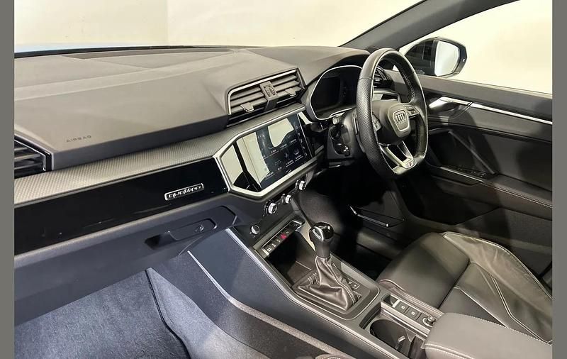 Used Audi Q3 Black Edition 241 HP (177 kW) 2021 Blue SUV