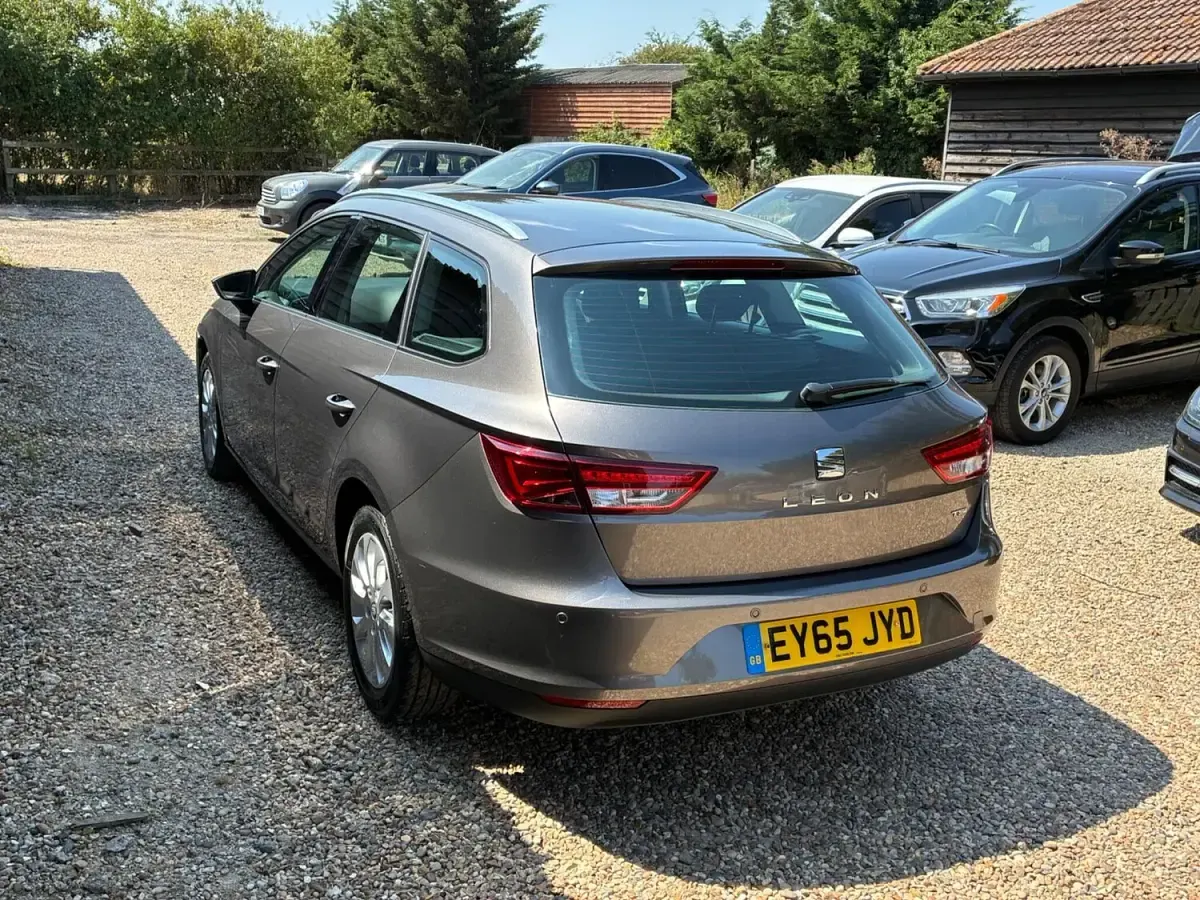 Used Seat Leon SE 110 HP (80 kW) 2015 Grey Estate