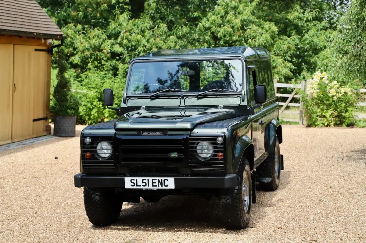 Used Land Rover Defender 90 HP (66 kW) 2001 Green