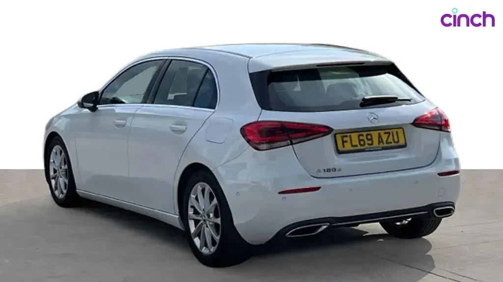 Used Mercedes A180 Executive 113 HP (83 kW) 2019 White Hatchback