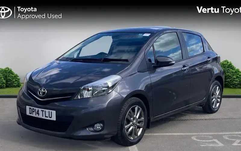 Begagnad Toyota Yaris 101 HK (74 kW) 2014 Halvkombi