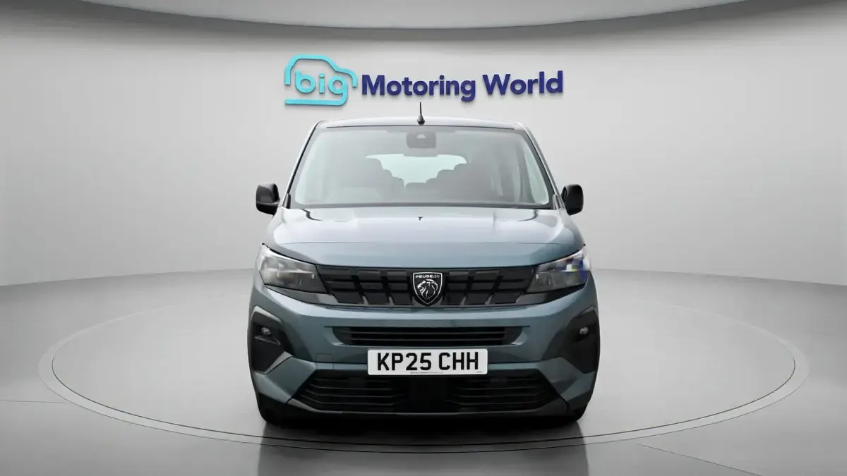 Used Peugeot e-Rifter Allure 100 kW (136 HP) 2025 Blue MPV