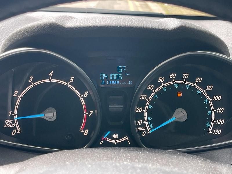 Used Ford Fiesta Zetec 2015 Red Hatchback