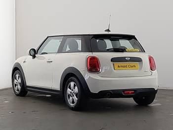 Usado Mini ONE 102 CV (75 kW) 2018 Blanco Utilitario
