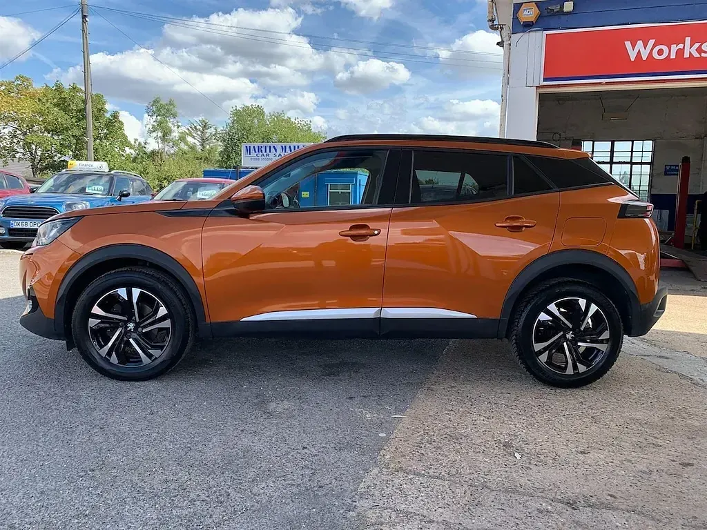 Used Peugeot 2008 Allure Premium 100 HP (73 kW) 2021 Orange SUV