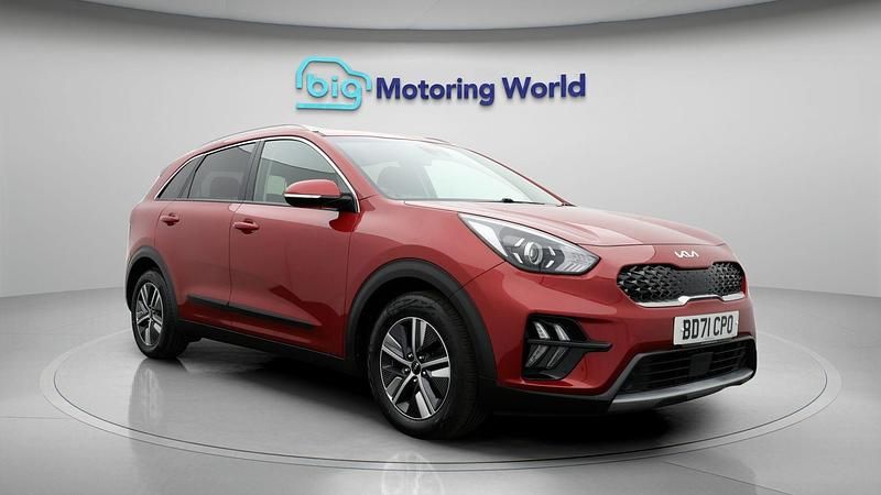 Used Kia Niro 141 HP (103 kW) 2022 Red SUV