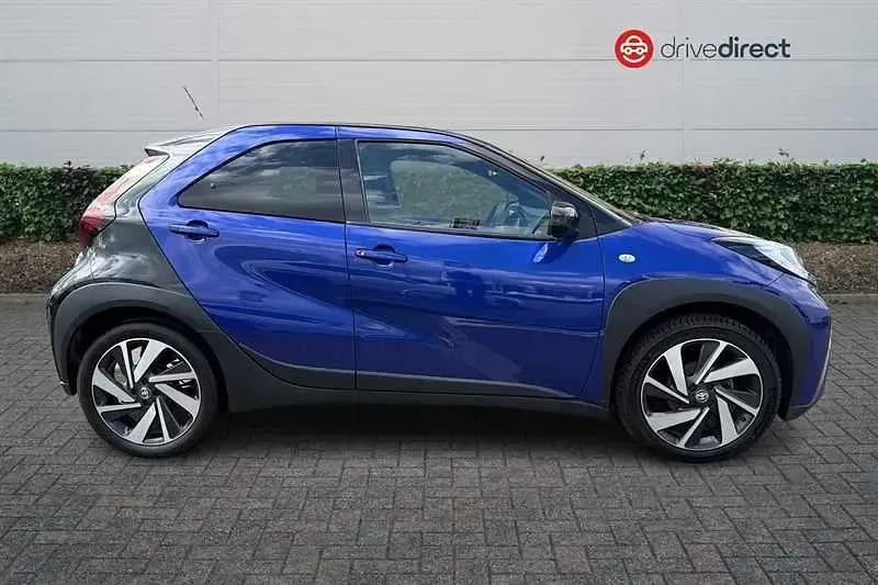 Used Toyota Aygo X 72 HP (52 kW) 2023 Blue SUV