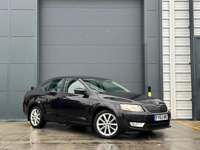 Used Skoda Octavia Elegance 140 HP (102 kW) 2013 Black Hatchback
