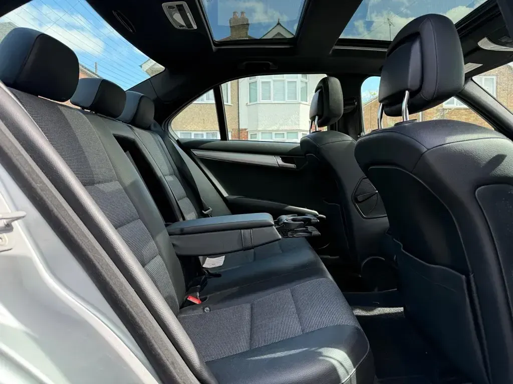 Begagnad Mercedes C250 AMG 2012 Silver Sedan