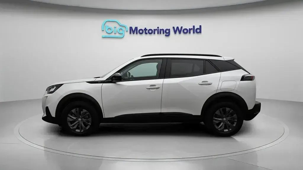 Używany Peugeot e-2008 Active+ 100 kW (136 KM) 2022 SUV