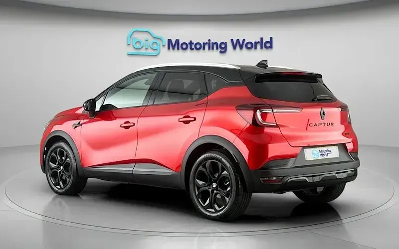 Używany Renault Captur Rive Gauche 143 KM (105 kW) 2023 Czerwony SUV