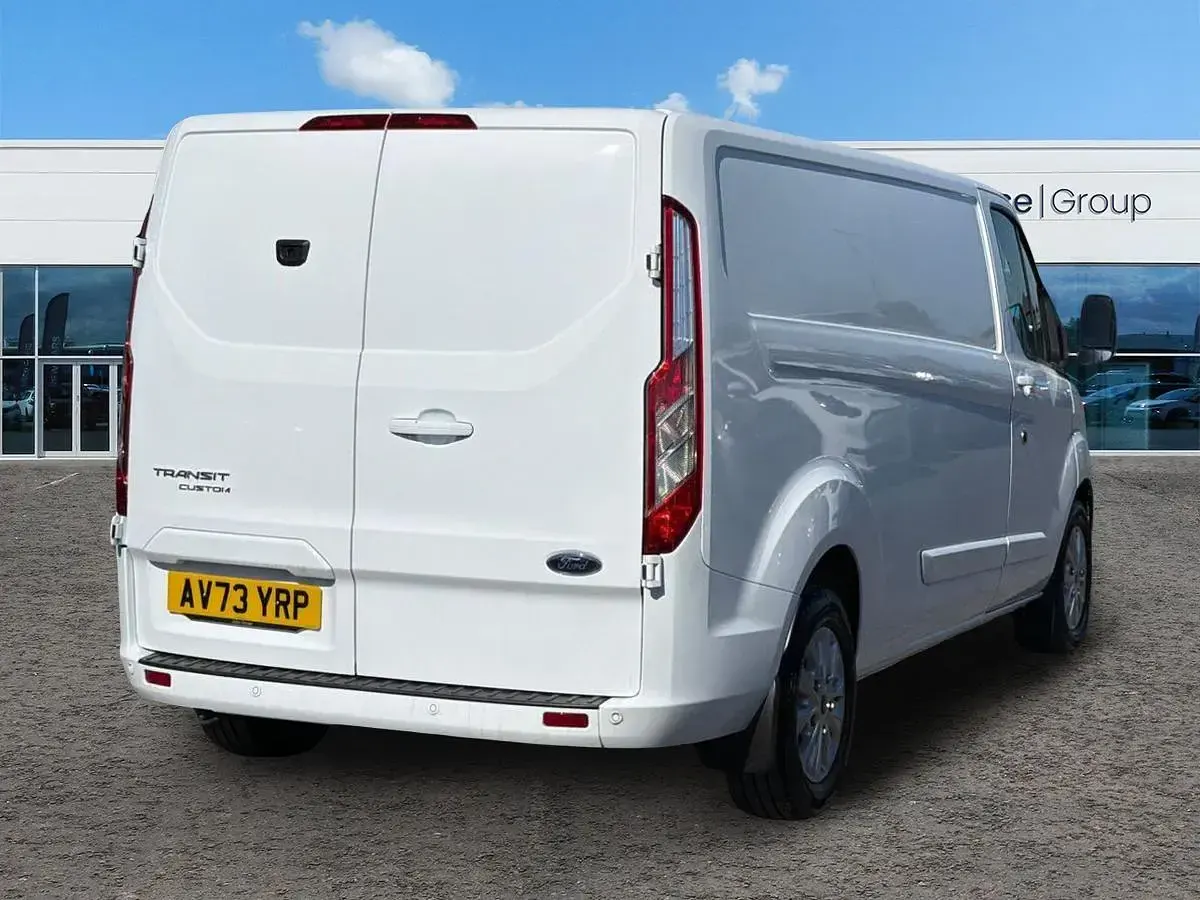 Used Ford Transit Custom Limited 130 HP (95 kW) 2024 White Van