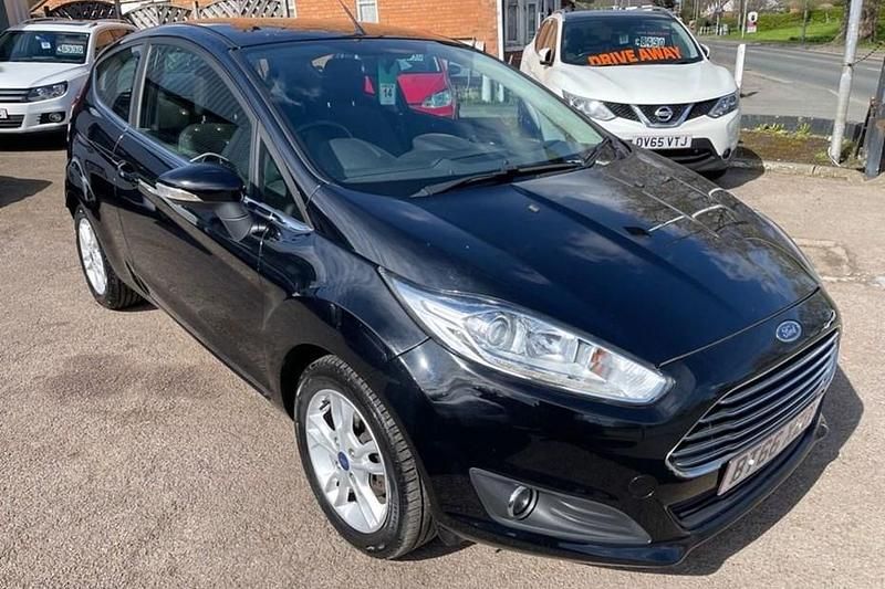 Used Ford Fiesta Zetec 82 HP (60 kW) 2016 Black Hatchback