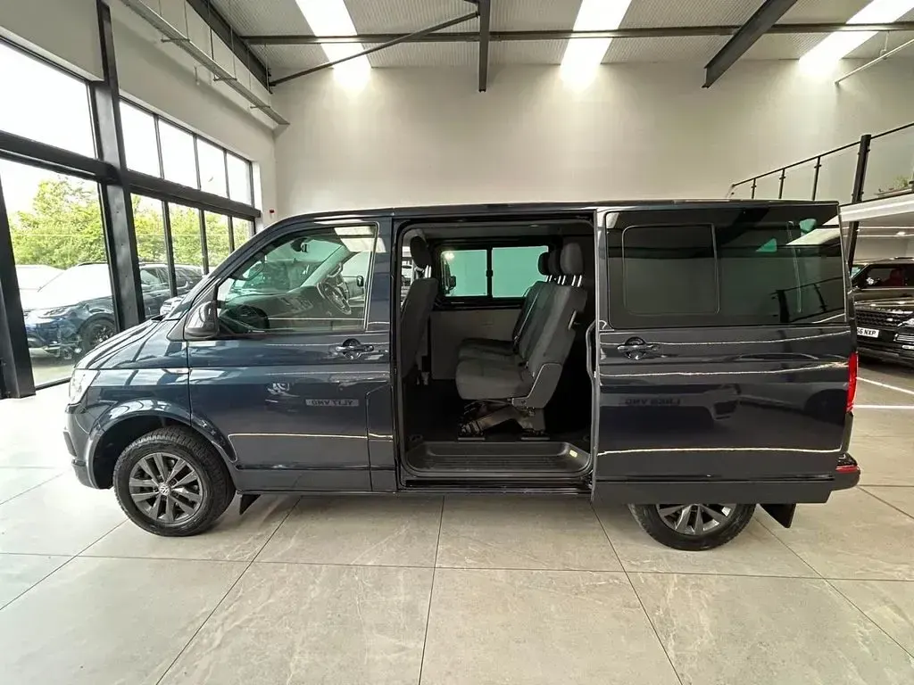 Used VW T6 Highline 150 HP (110 kW) 2016 Blue Van