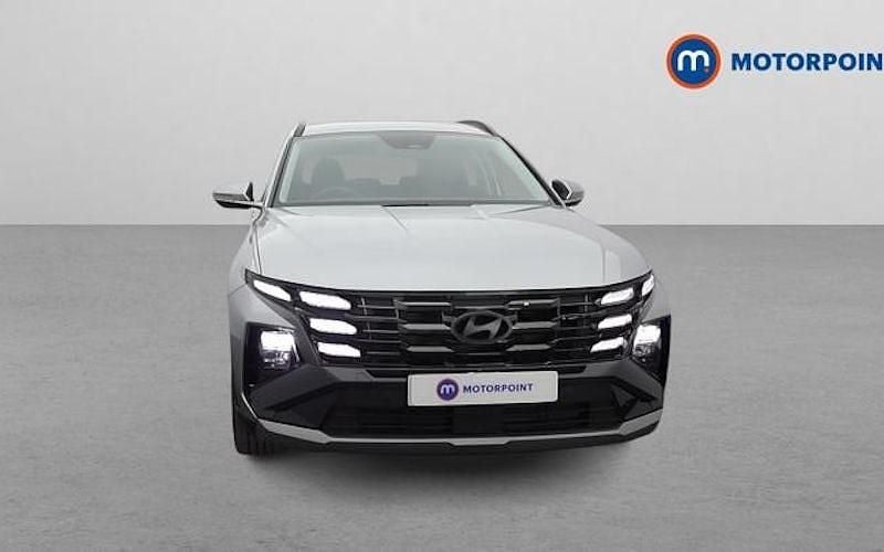 Usado Hyundai Tucson Premium 215 HP (158 kW) 2025 Prateado SUV
