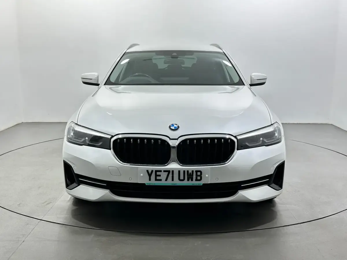 Begagnad BMW 520 2022 Vit Kombi