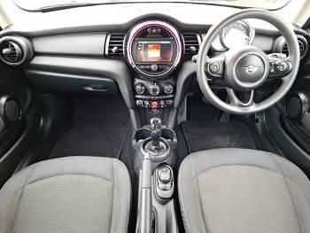 Used Mini ONE Classic 102 HP (75 kW) 2019 White Hatchback