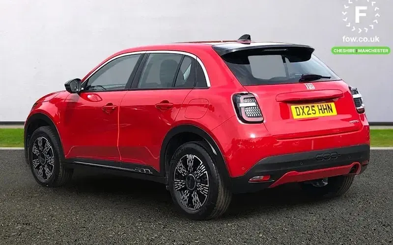 Used Fiat 600 S 101 HP (74 kW) 2025 Red Hatchback