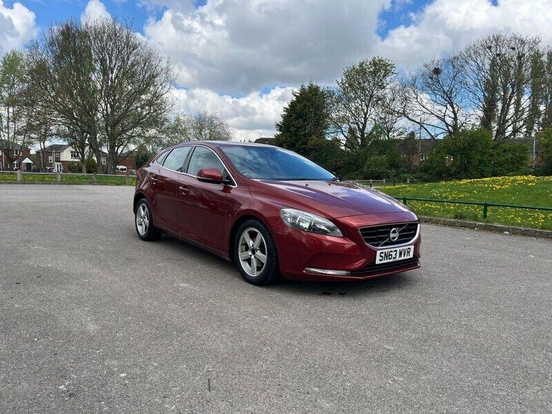 Red Used 2013 Volvo V40 SE Estate | £2,495 (A bit pricey) - Image 1/4