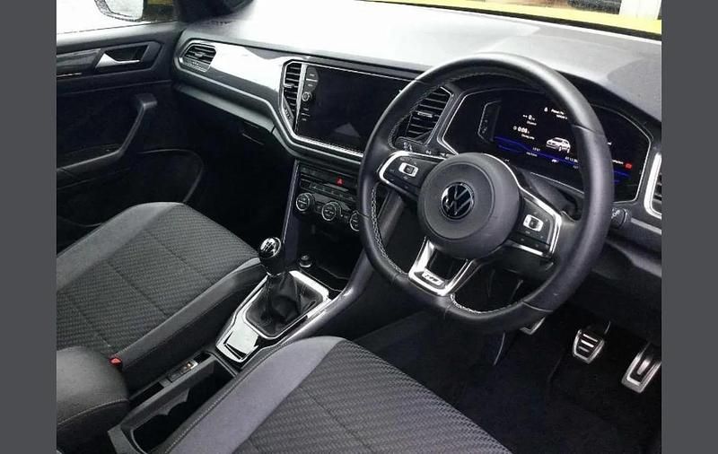 Used VW T-Roc R-line 148 HP (108 kW) 2021 Yellow SUV