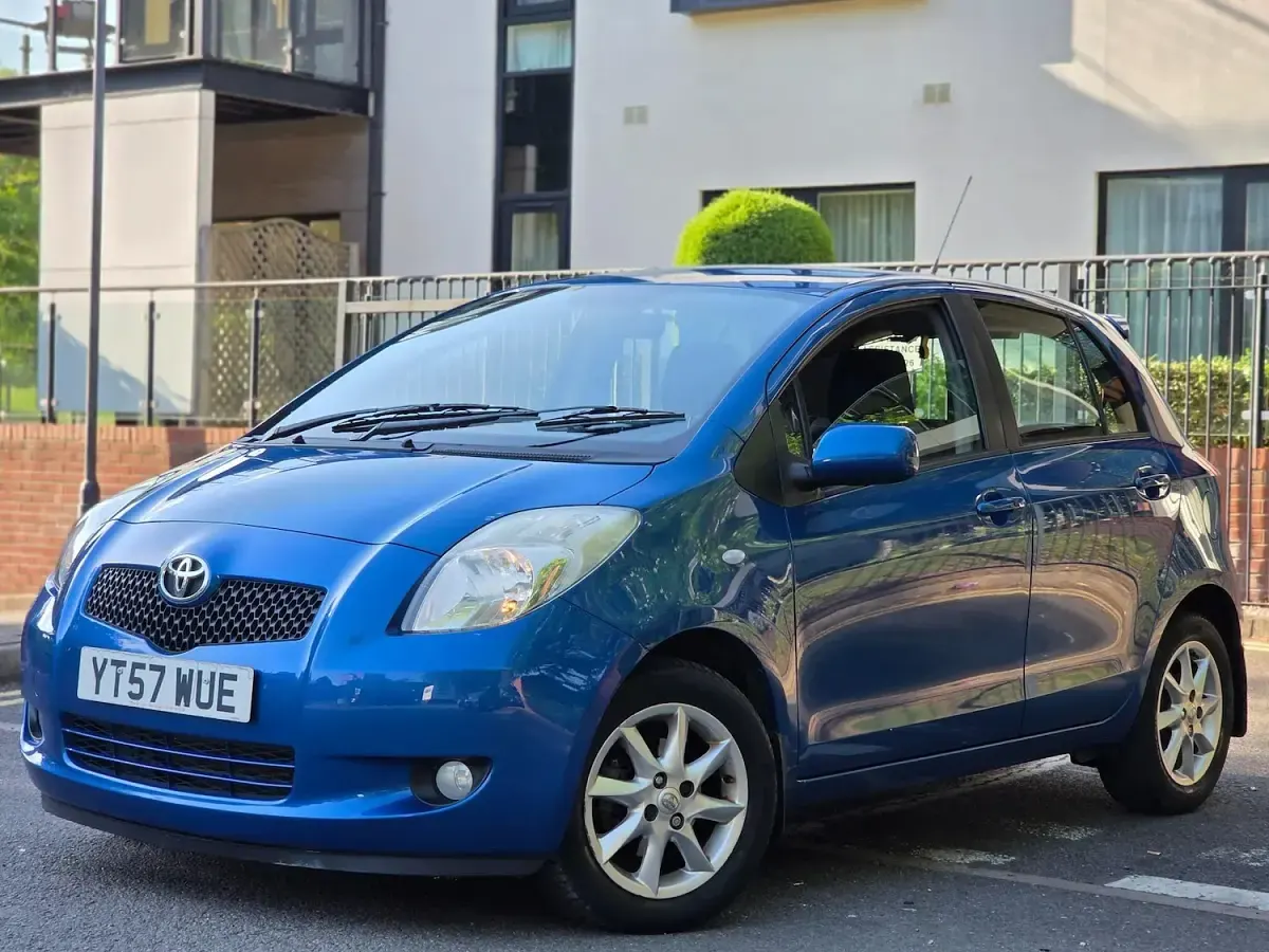 Used Toyota Yaris SR 85 HP (62 kW) 2007 Blue Hatchback