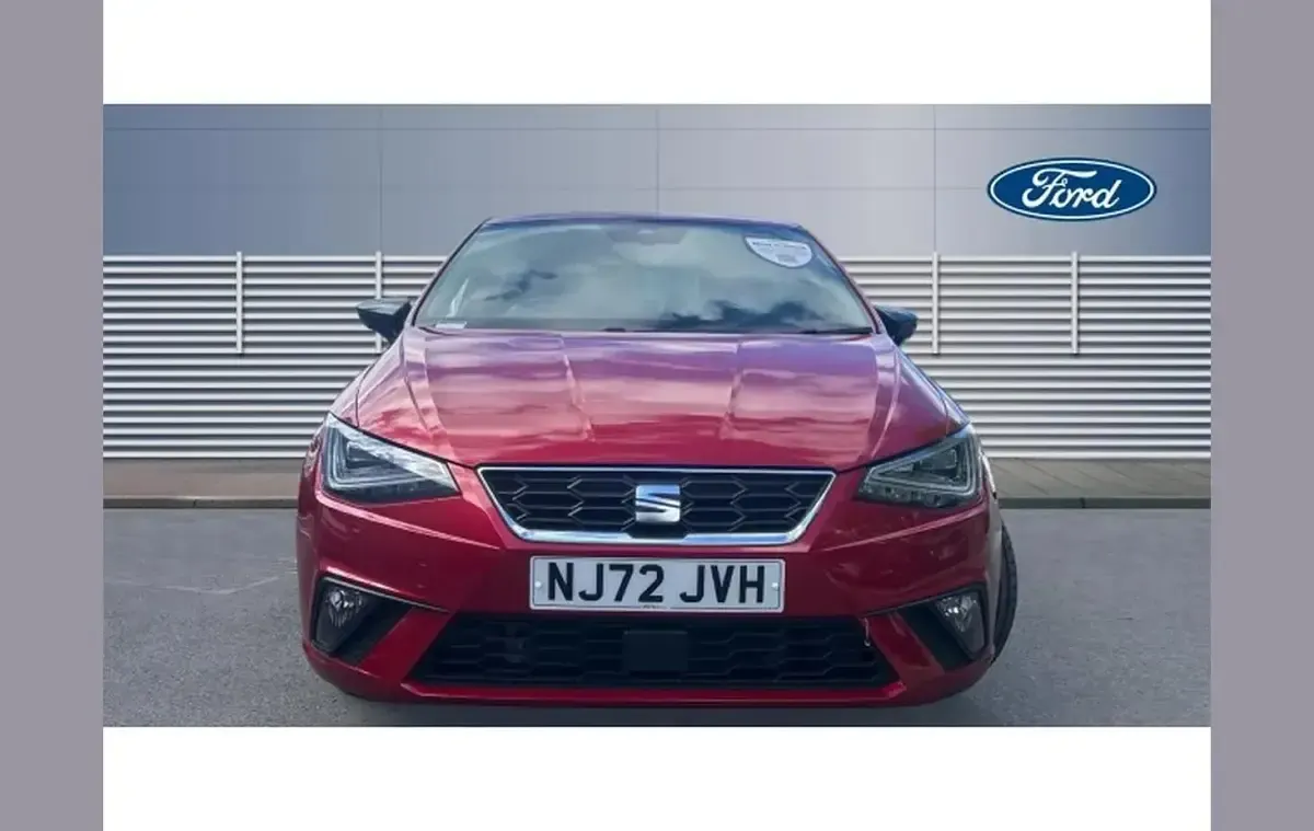 Usado Seat Ibiza FR Sport 95 CV (69 kW) 2022 Rojo Utilitario