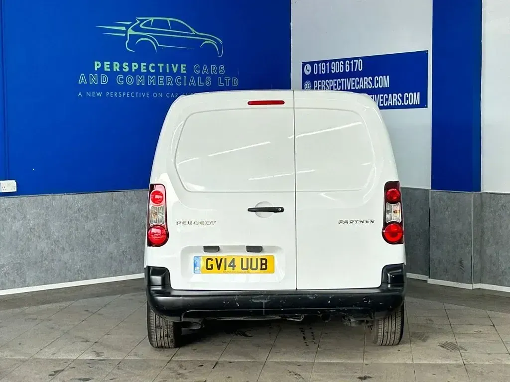 Used Peugeot Partner 74 HP (54 kW) 2014 White