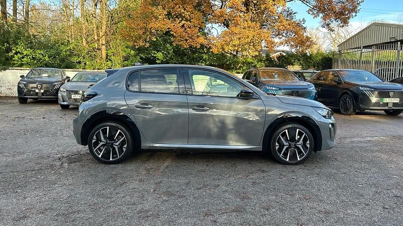 New Peugeot e-208 Premium 113 kW (154 HP) 2026 Hatchback