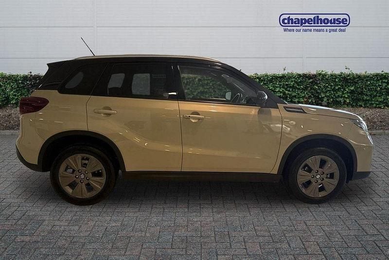 Nouă Suzuki Vitara 2025 Bej SUV