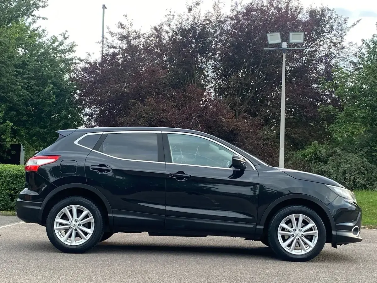 Used Nissan Qashqai Acenta Premium 115 HP (84 kW) 2014 Black SUV