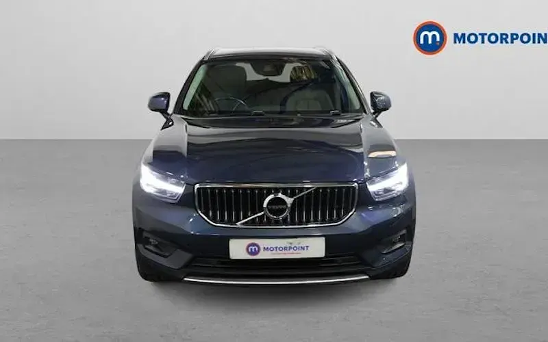 Usado Volvo XC40 Inscription 163 HP (119 kW) 2021 Azul SUV