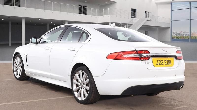 Used Jaguar XF S 200 HP (147 kW) 2013 White Sedan