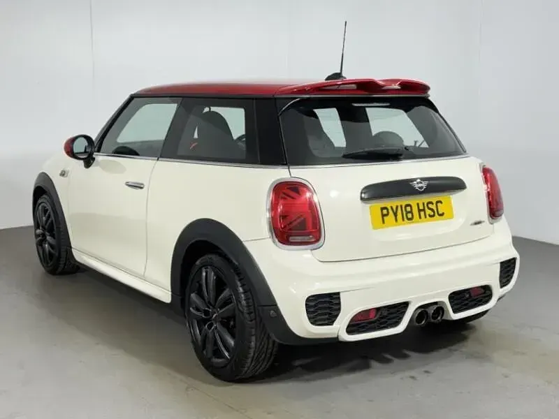 Used Mini John Cooper Works Hatch 228 HP (167 kW) 2018 White Hatchback