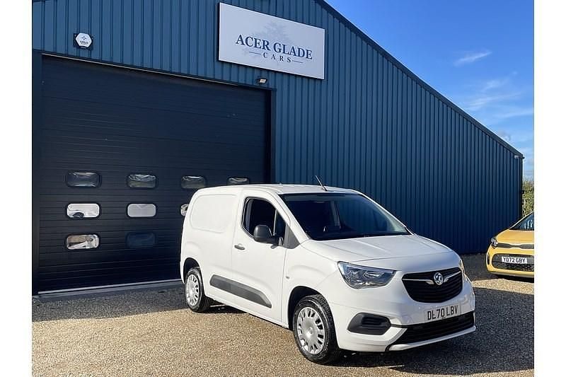 Used Vauxhall Combo Sportive 100 HP (73 kW) 2020 White MPV