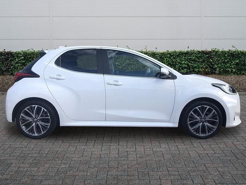 Used Toyota Yaris Hybrid 2023 White Hatchback