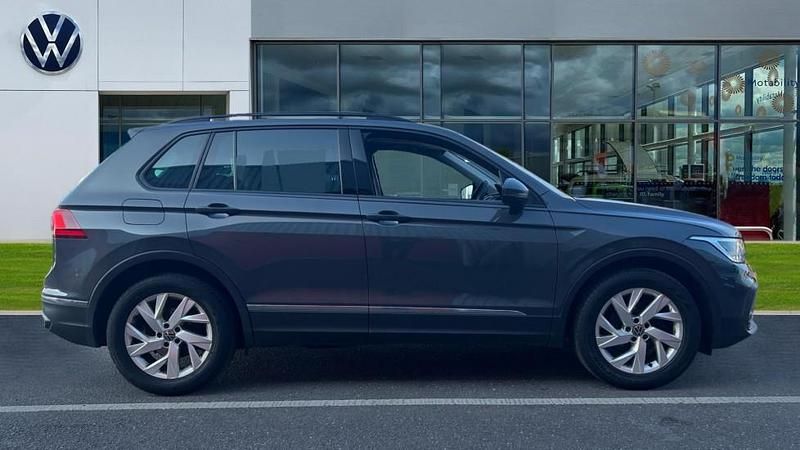 Used VW Tiguan Life 150 HP (110 kW) 2022 Dolphin grey SUV