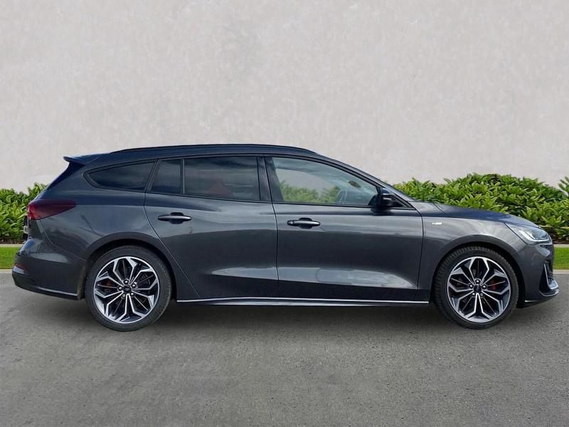 Used Ford Focus ST-Line 120 HP (88 kW) 2023 Grey Estate