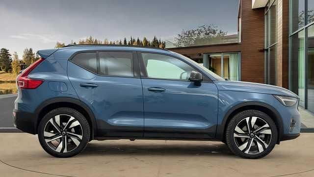 Used Volvo XC40 Plus 161 HP (118 kW) 2025 SUV
