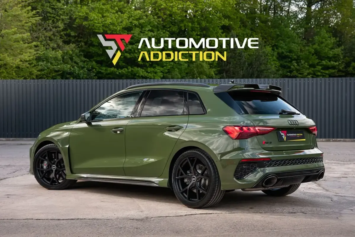 Usado Audi RS3 Comfort 400 HP (294 kW) 2024 Verde Sedan