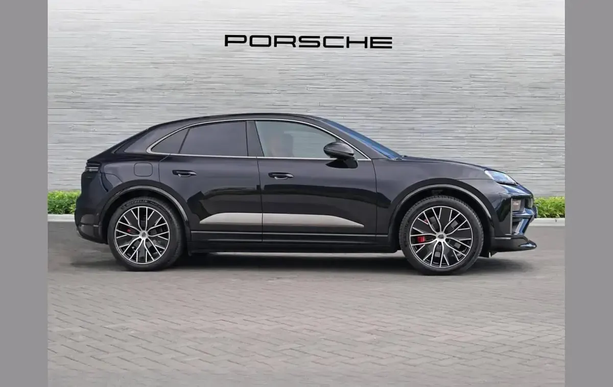 Used Porsche Macan Turbo 469 kW (639 HP) 2025 Black SUV