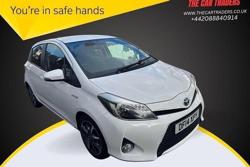 White Used 2014 Toyota Yaris Hybrid Trend Hatchback | £8,488 (Expensive) - Image 1/1